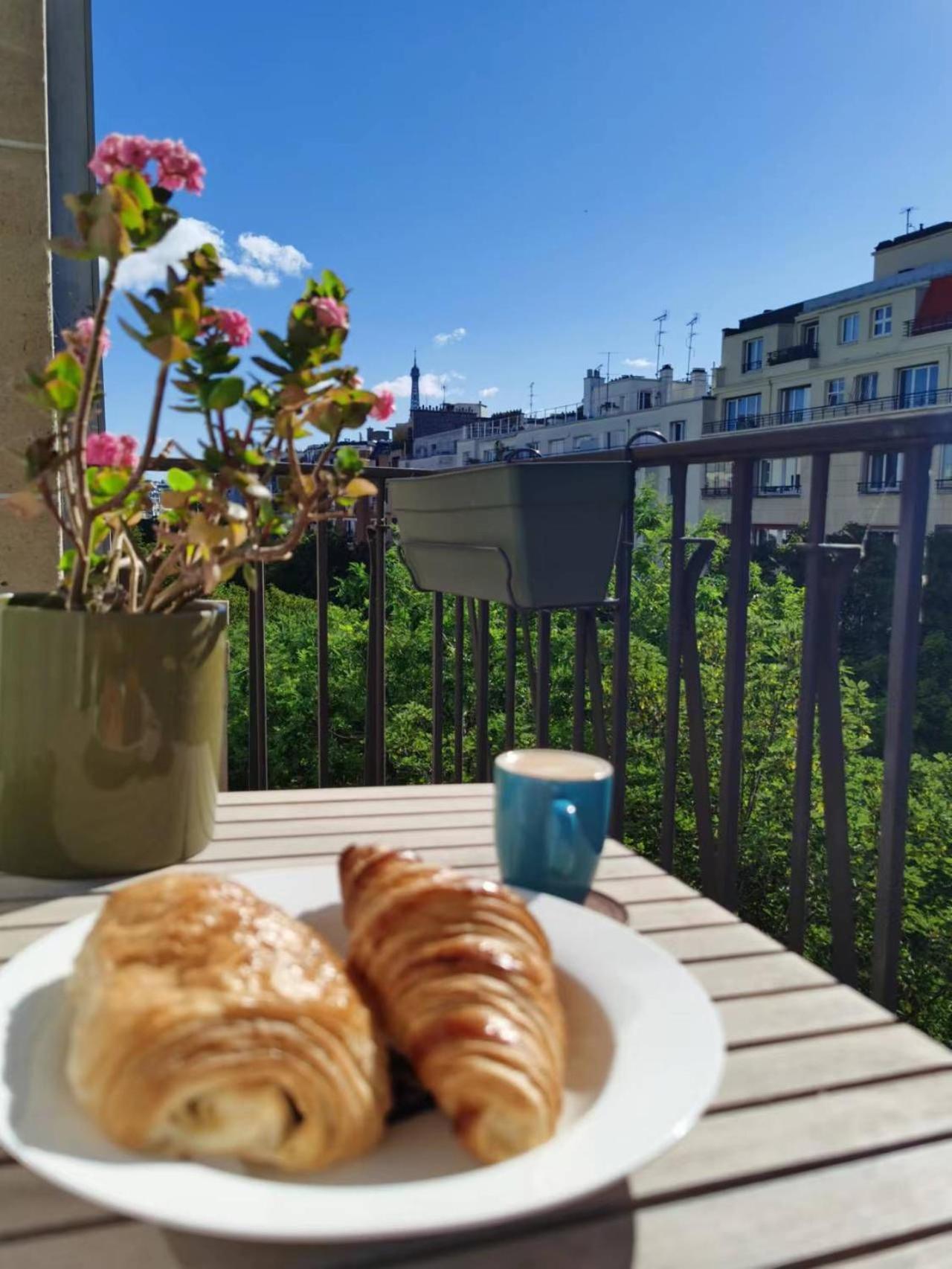 16th 2 Bedrooms Near Eiffel Tower Renovated Balcony 2-4 Person Apartment *