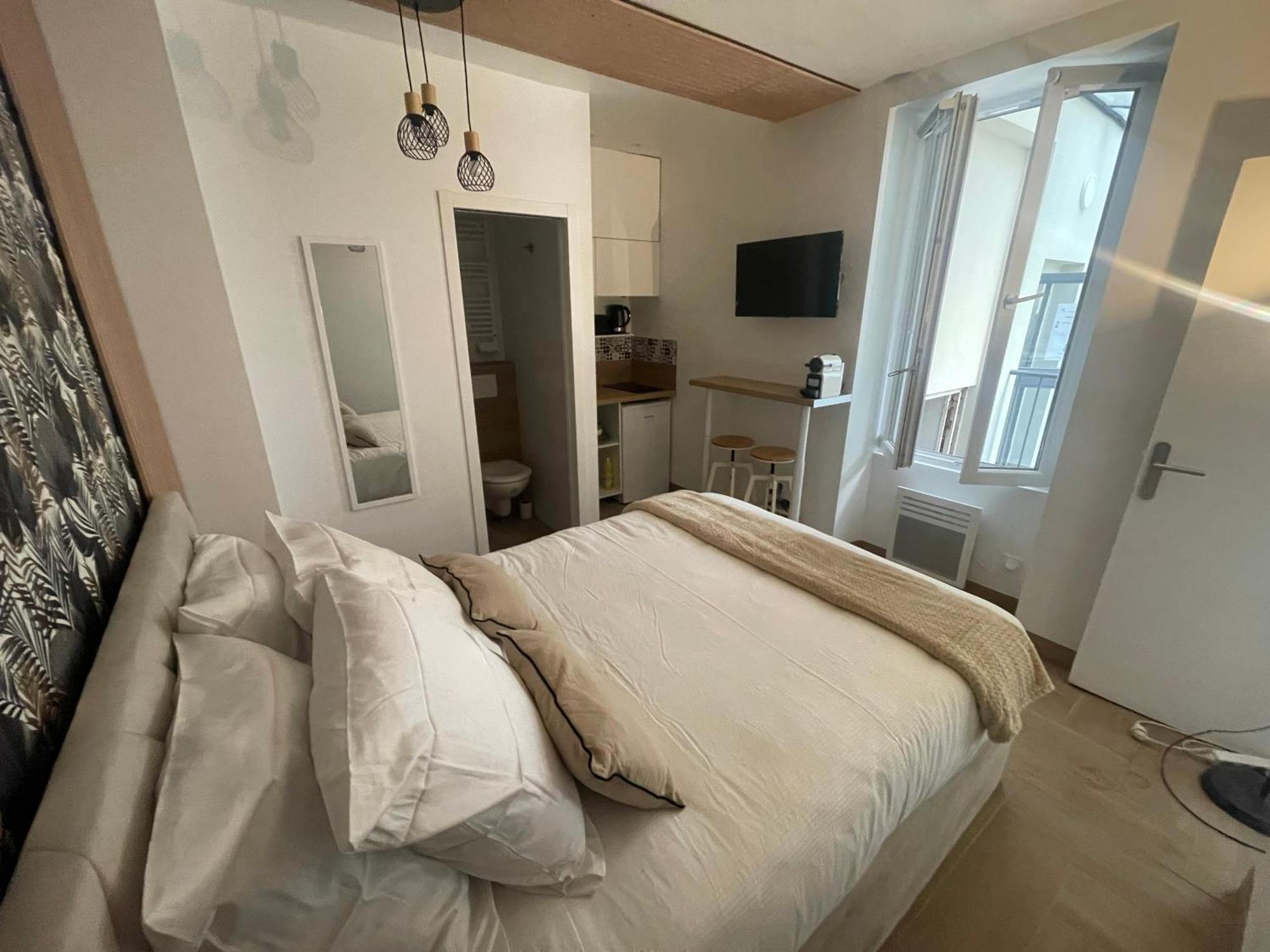 Eiffel Tour Cosy Bali Apartment Paris