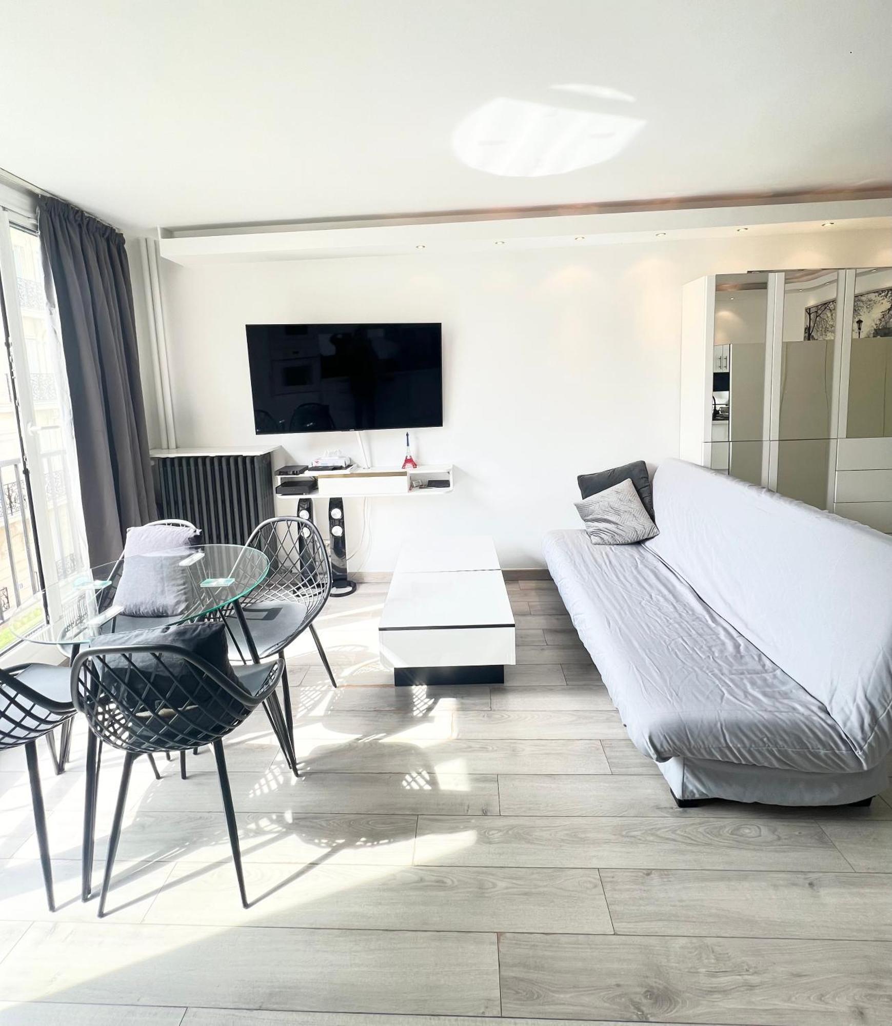 Apartment Like Arc De Triomphe, Champs Elysees, Tour Eiffel Paris