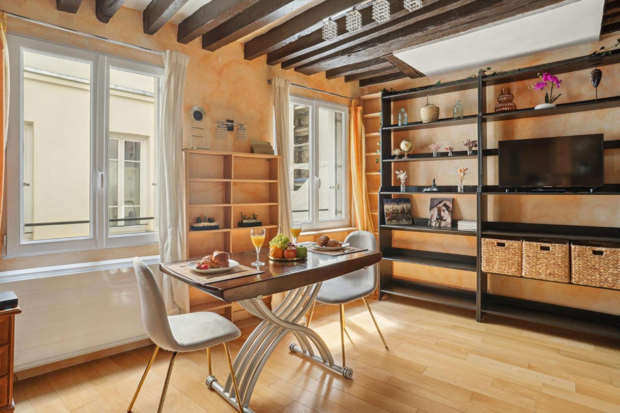 Le Marais & Pompidou - Cityapartmentstay Paris