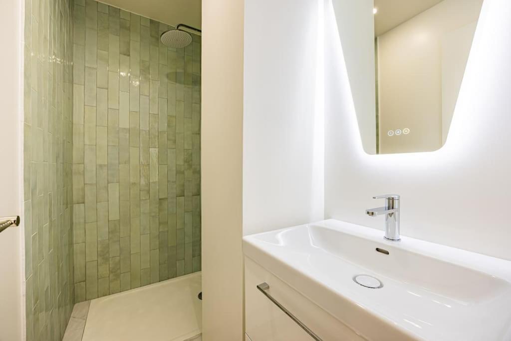 8pers # 3 Bedrooms # Pereire # 17 Apartment