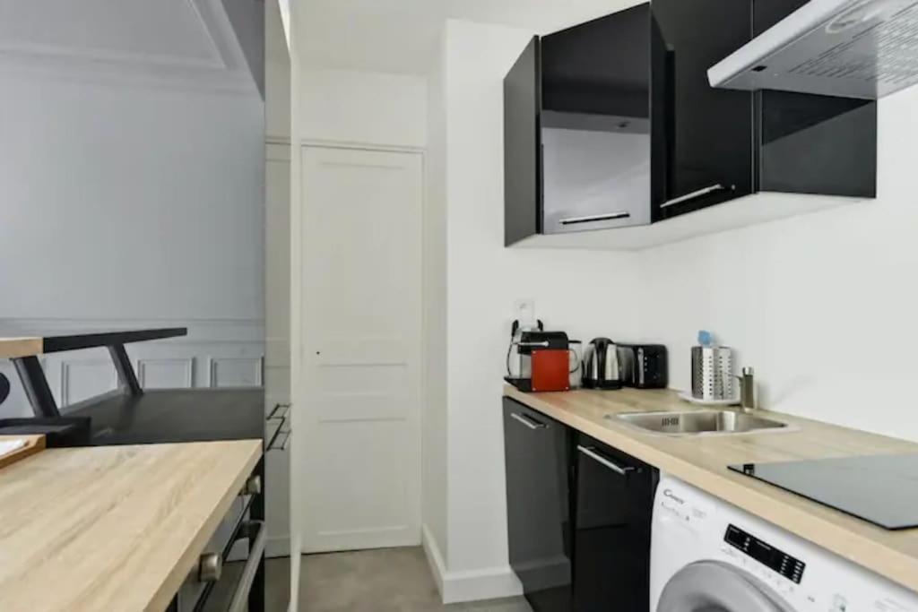 Entier A Montmartre Pour 4 * Paris