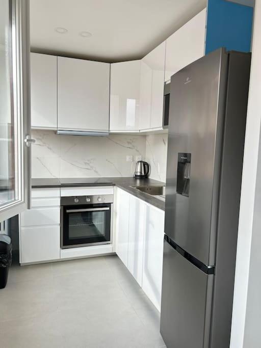 Apartment Spacious Near Carre De Baudouin Bua *