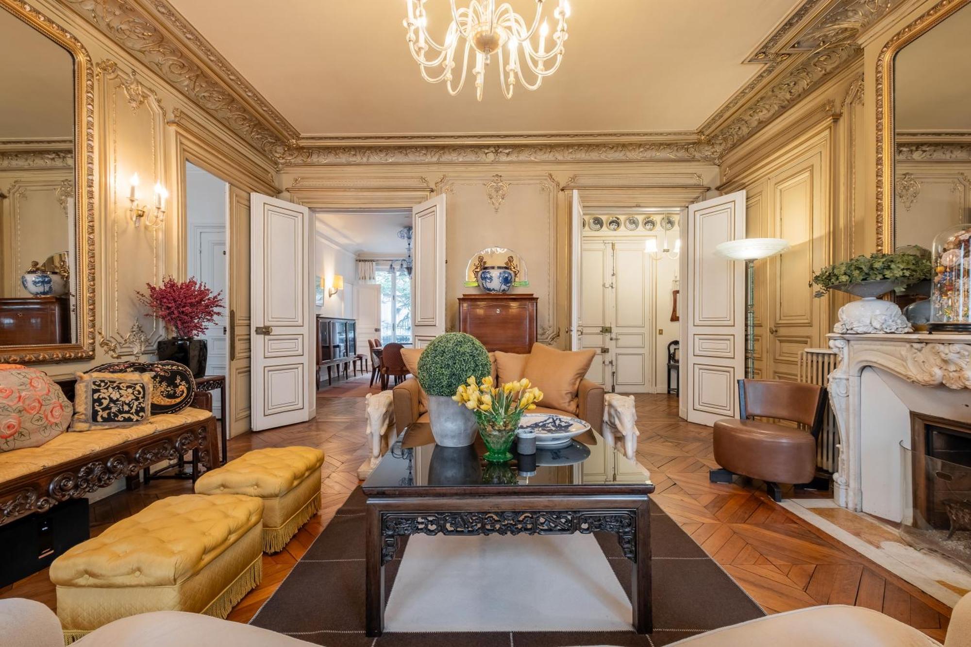 Apartment Veeve - Ornate Beauty