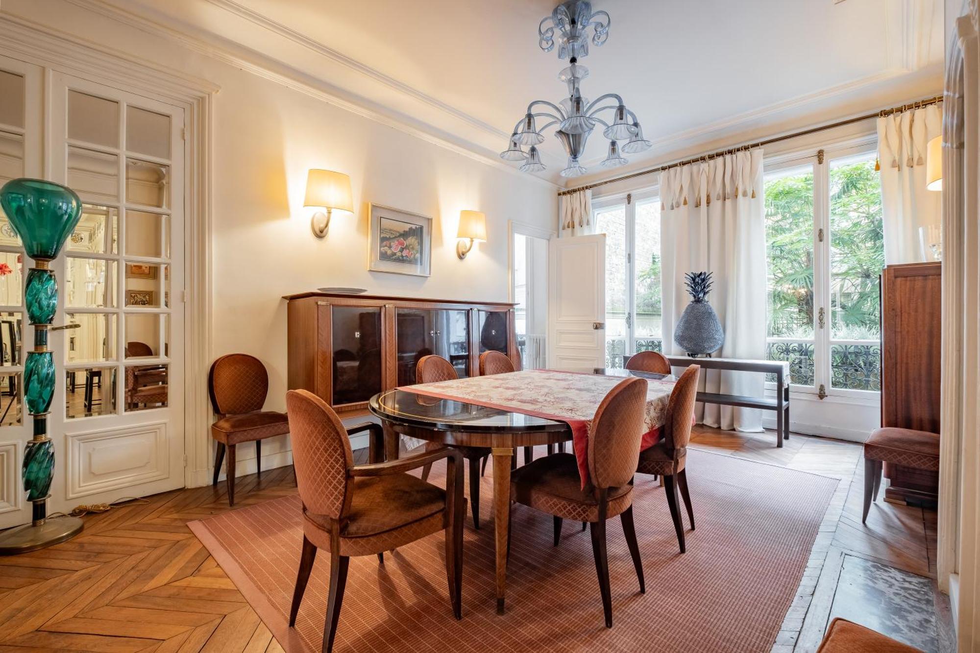Apartment Veeve - Ornate Beauty Paris
