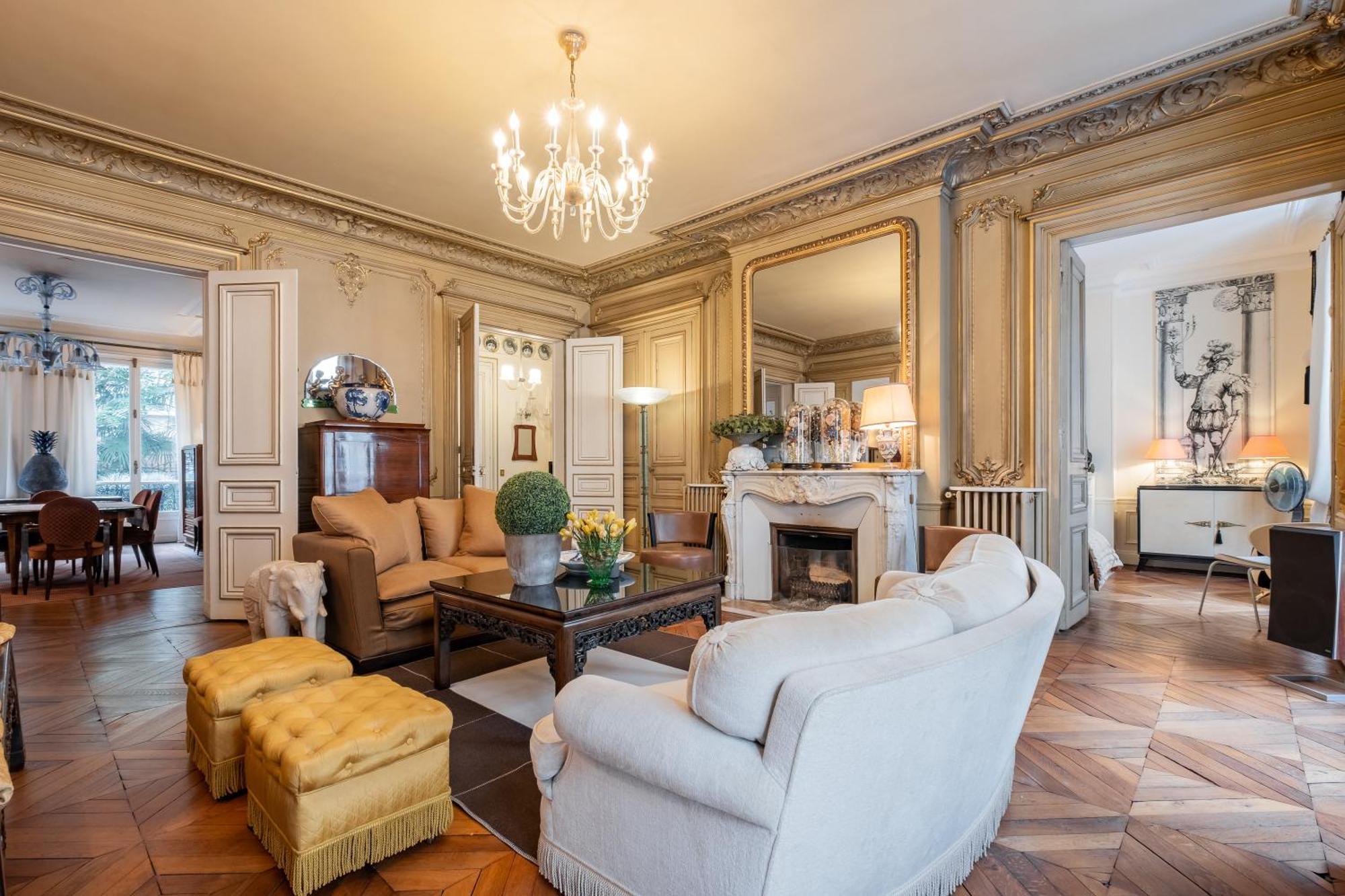 Veeve - Ornate Beauty * Paris