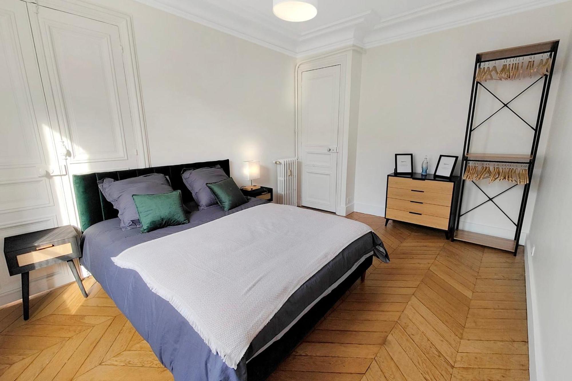 Amazing Refurbished Flat In V