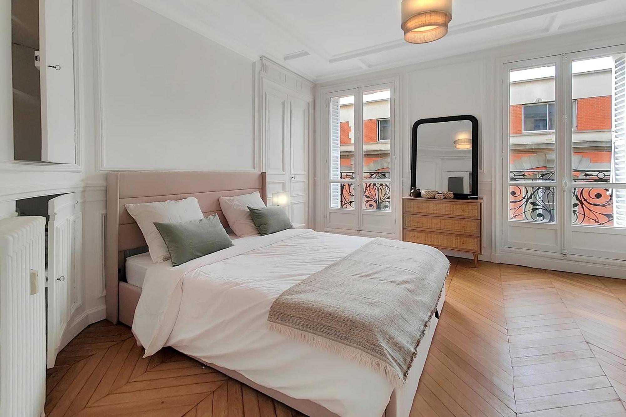 Amazing Refurbished Flat In V Paris