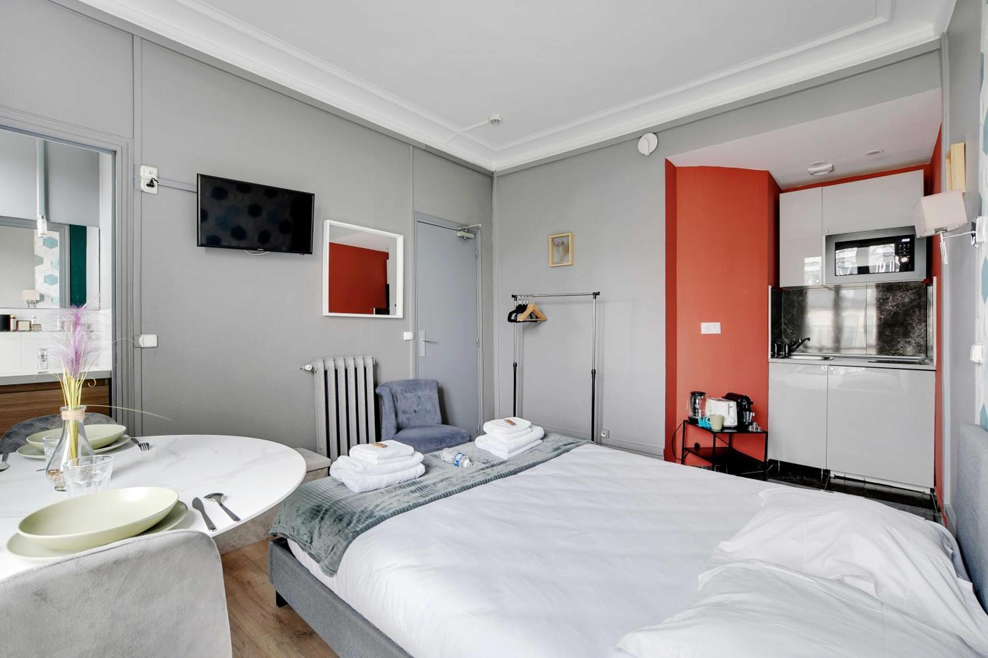 Bright With Balcony Near Gare De L'est Apartment