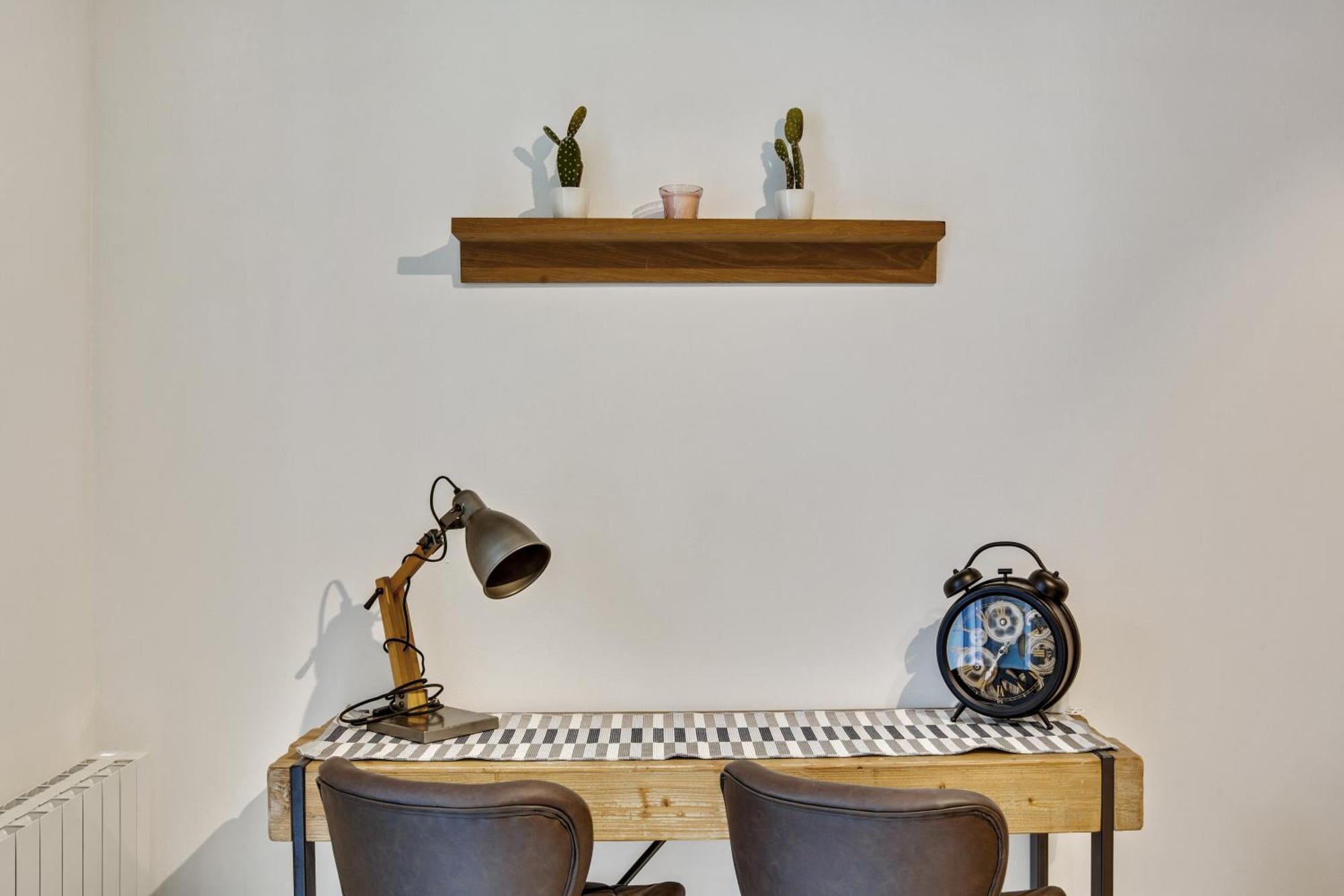 Chic With Terrace In Apartment