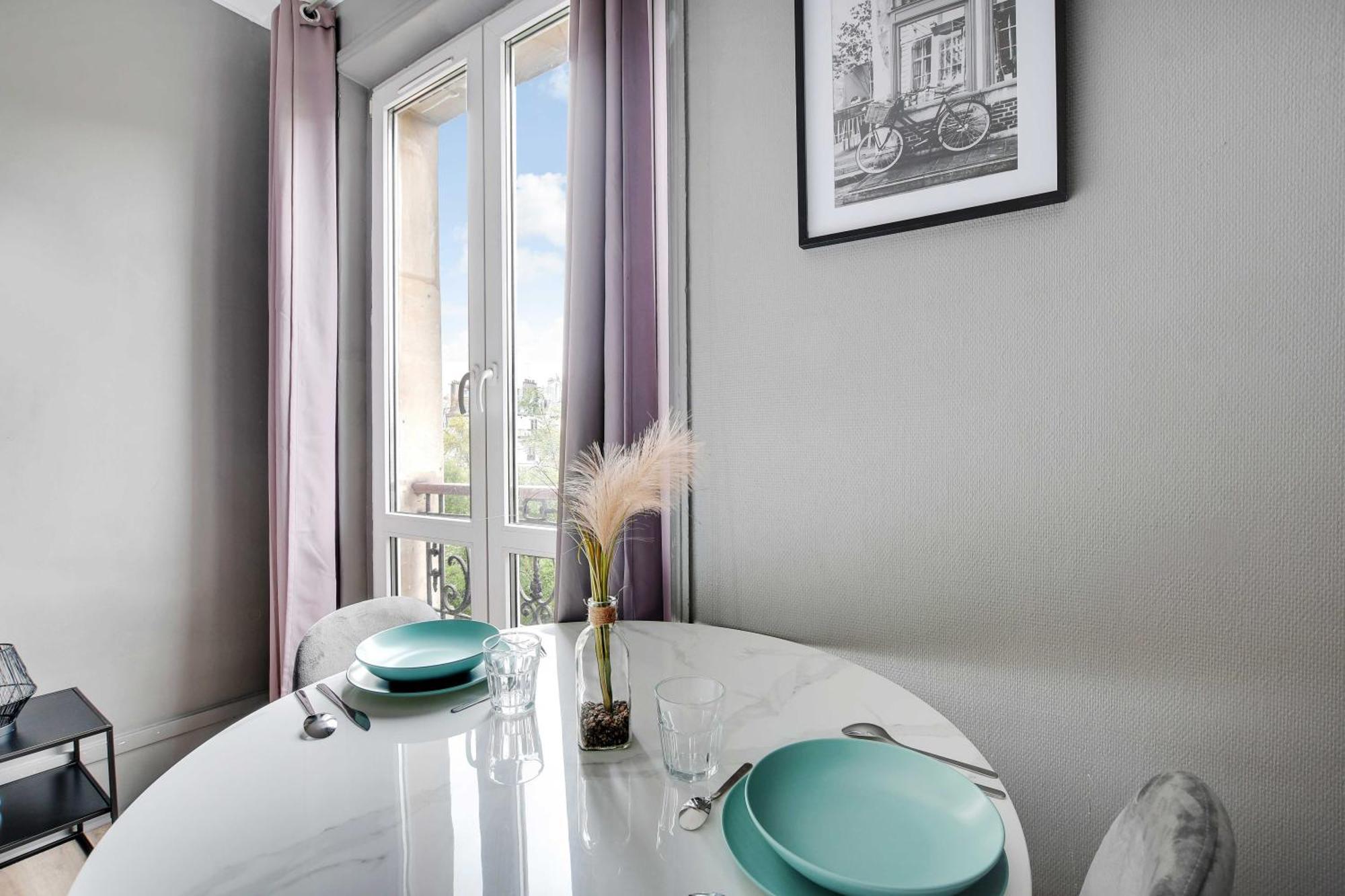 Apartment Light-filled Near Gare De L'est Paris
