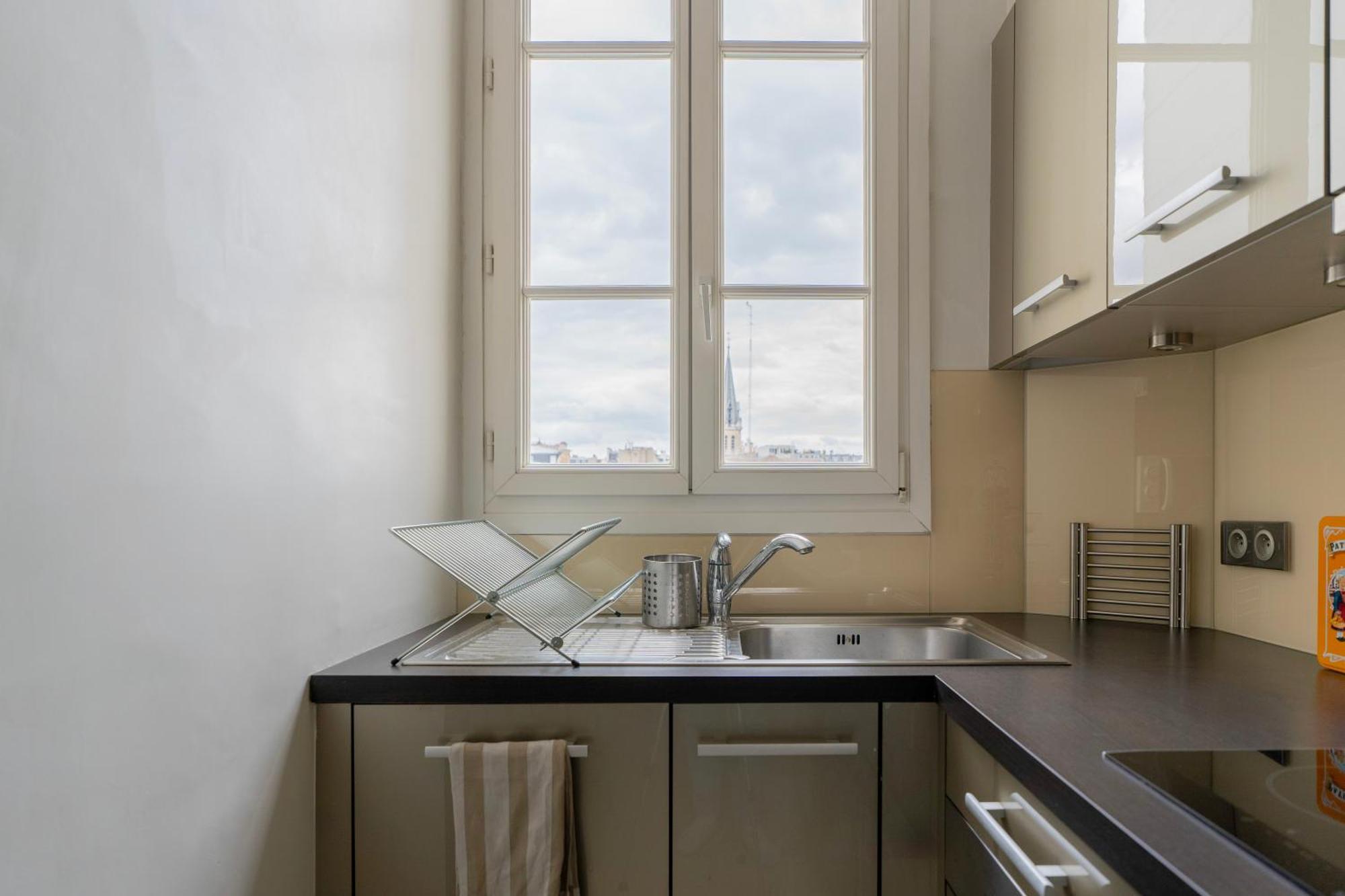 Luxury And Comfort In The Heart Of Apartment *