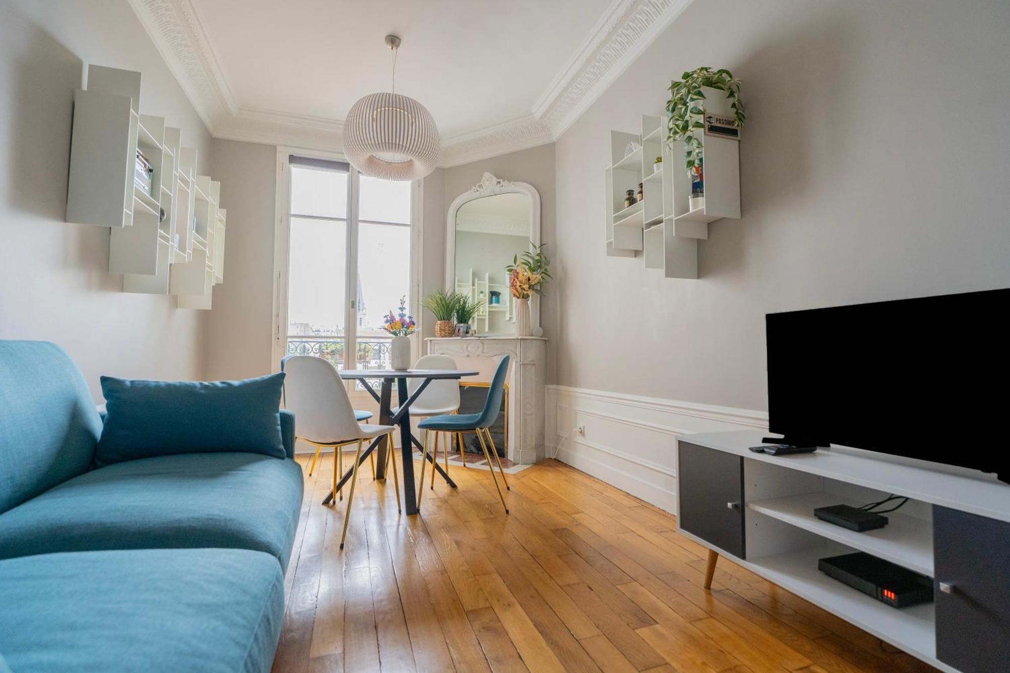 Apartment Luxury And Comfort In The Heart Of Paris