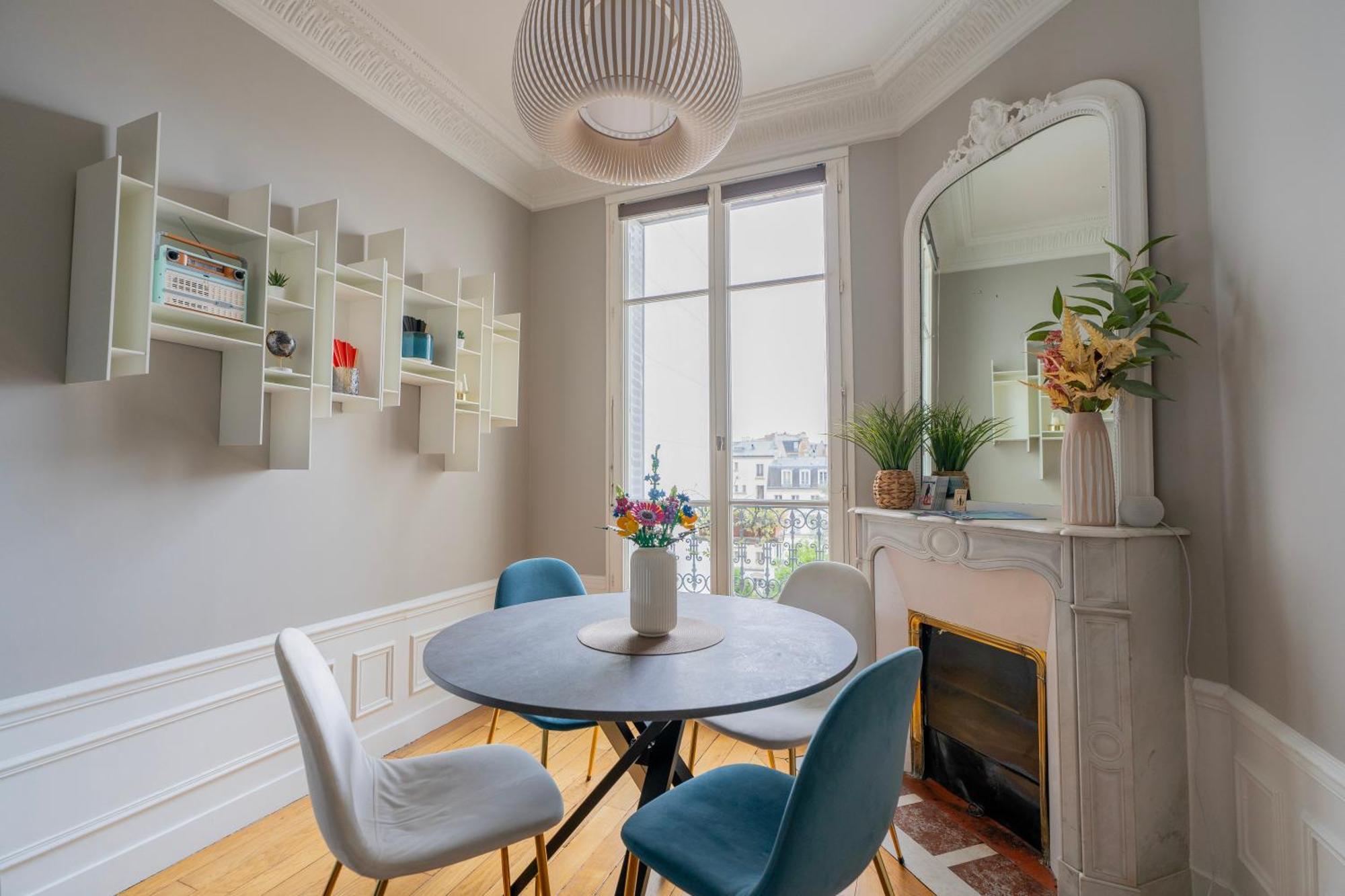 Apartment Luxury And Comfort In The Heart Of Paris