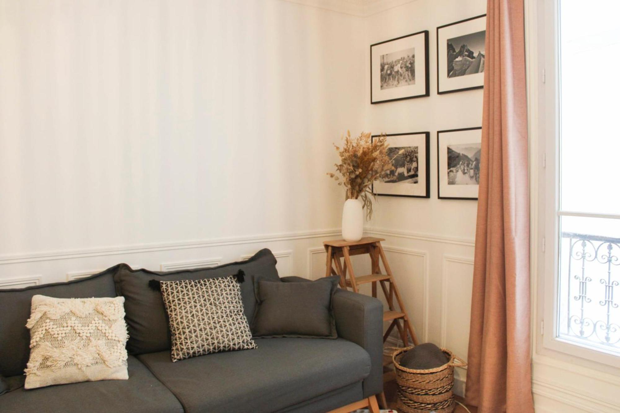 Charming T2 Near Montmartre Apartment