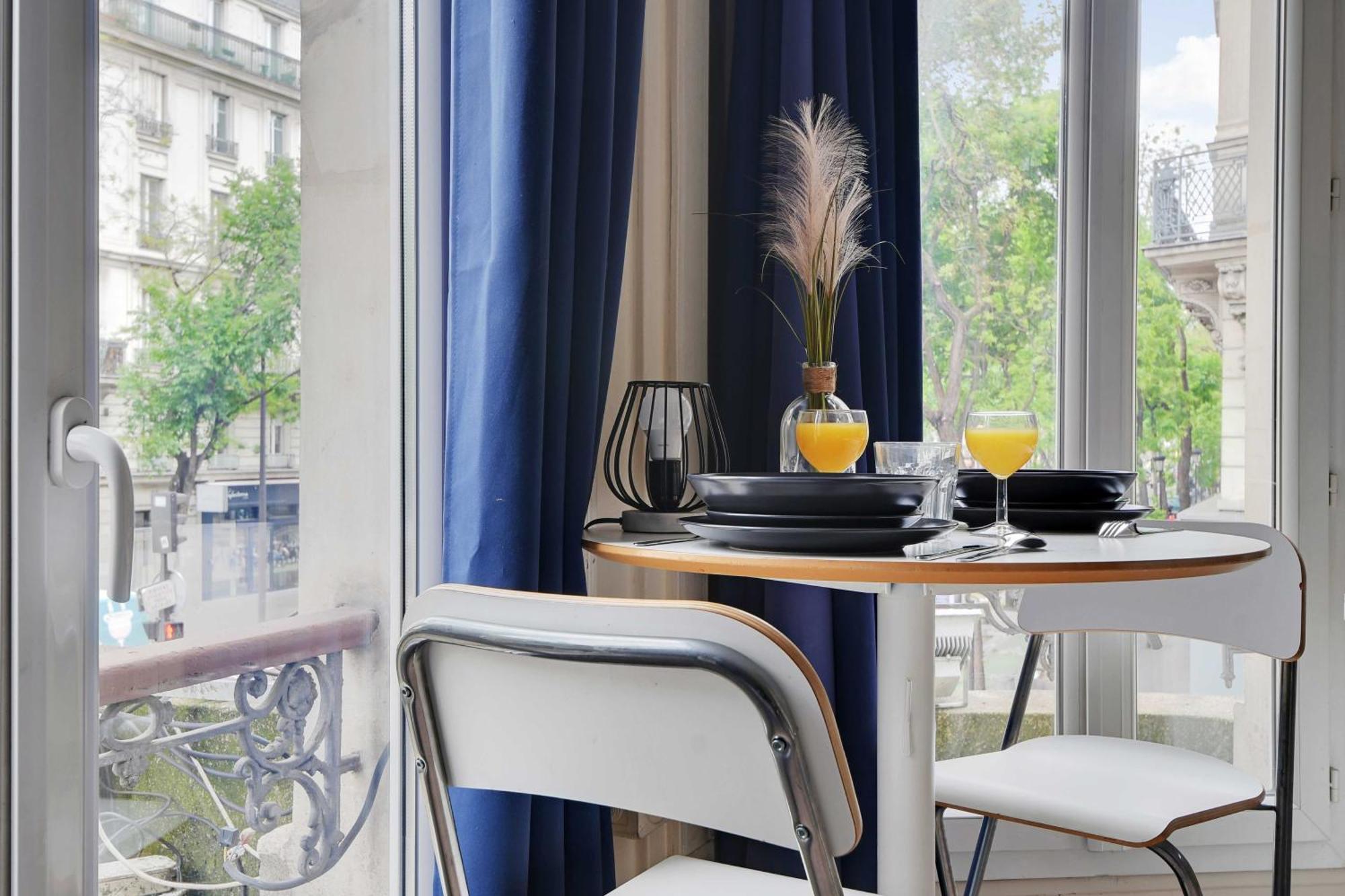 Chic - 2p - Canal Saint-martin *