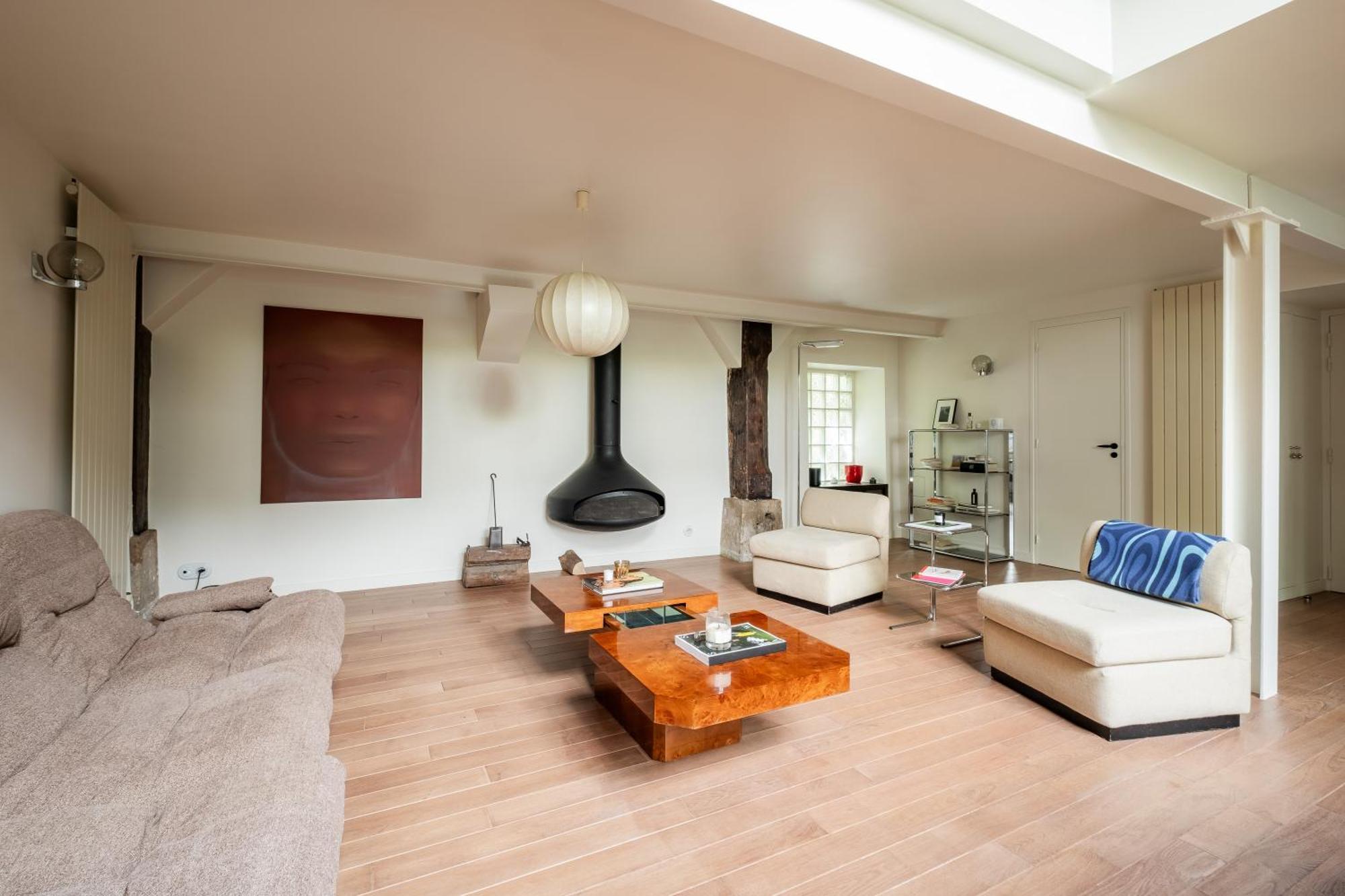 Apartment Veeve - Soaring Ceilings, Wondrous Windows