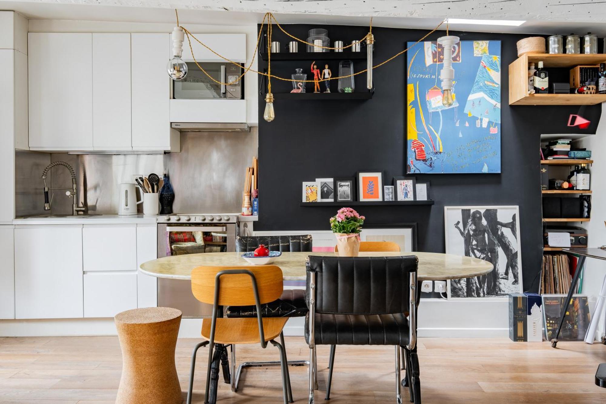 Veeve - Modern-chic Mezzanine Apartment