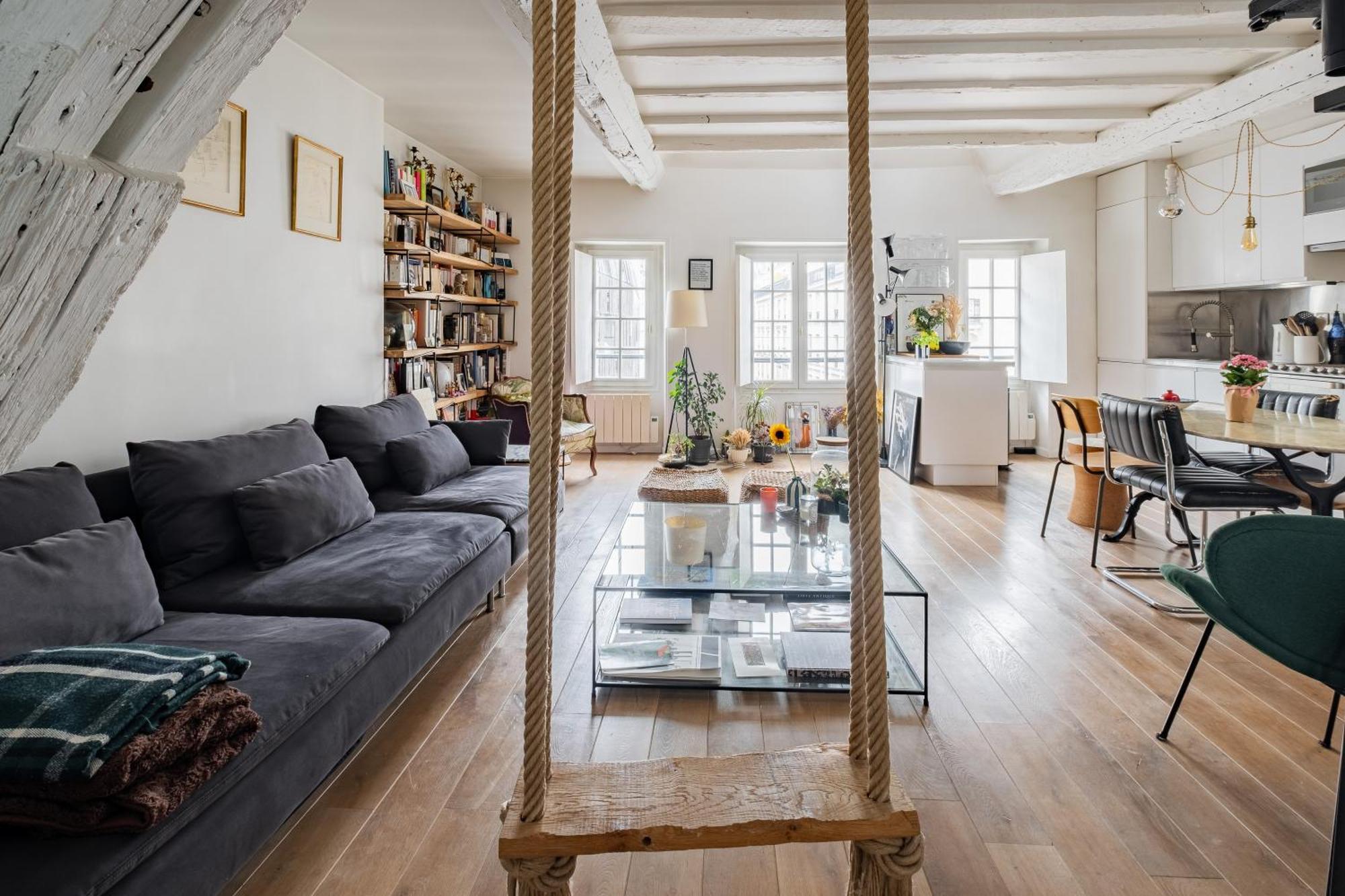 Veeve - Modern-chic Mezzanine Apartment *