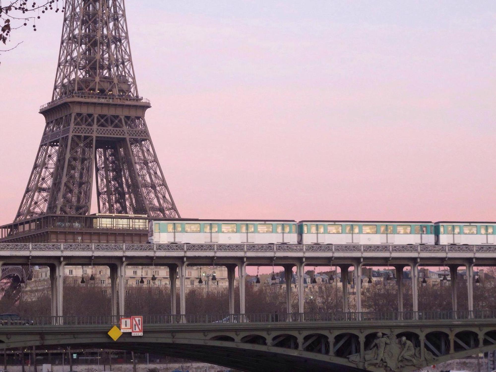 Eiffel Citea Access Dayroom Espace Sans Nuitee Et Partagee Chatillon Nuitee -- Repos Journee Ou Espace Travail 8-19h Proche Tour Eiffel Ou Usage Bureau A L'heure En Journee -- Nuitee Chatillon Avenue * Paris