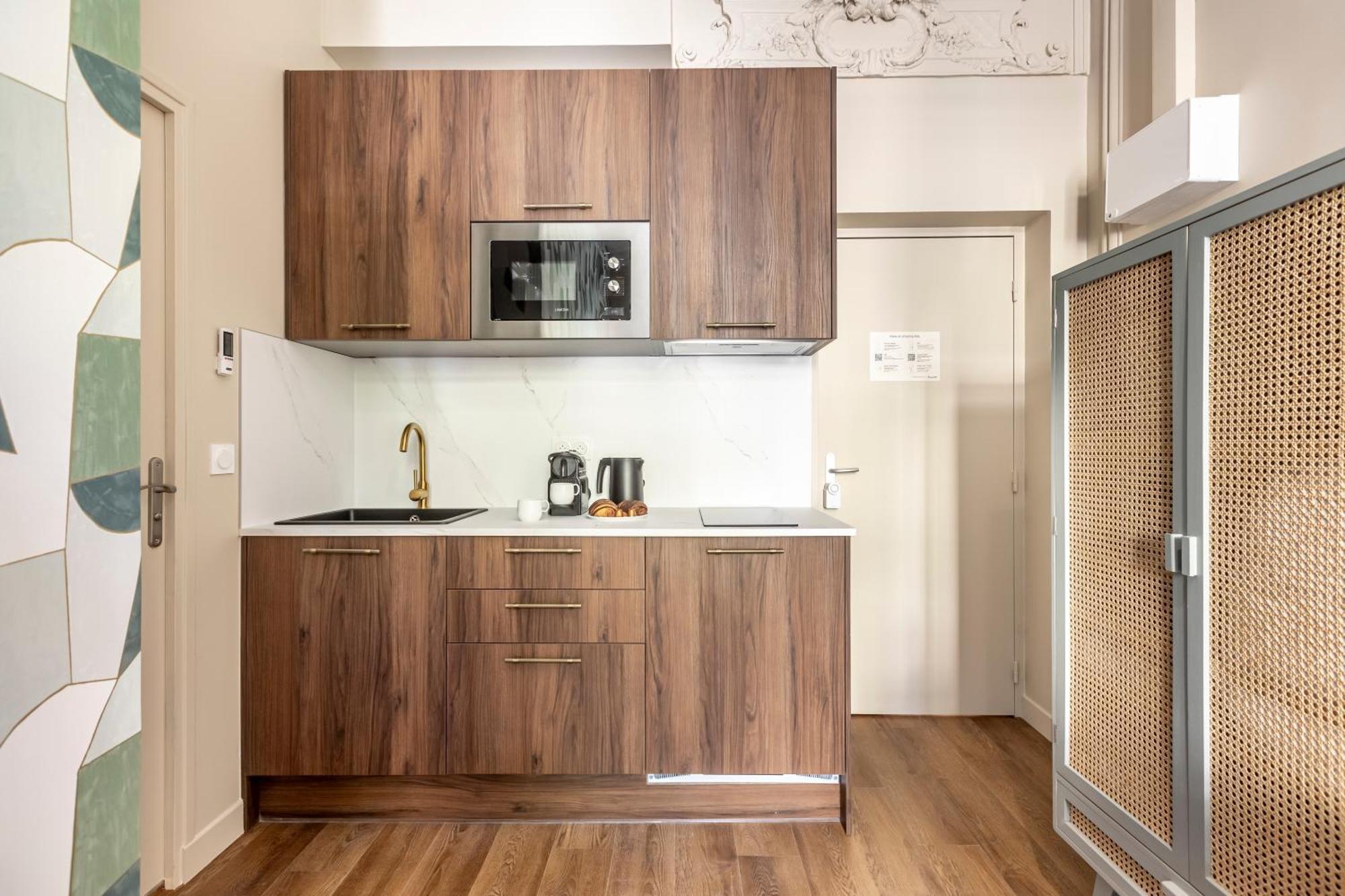Sweett - Villiers Apartment *