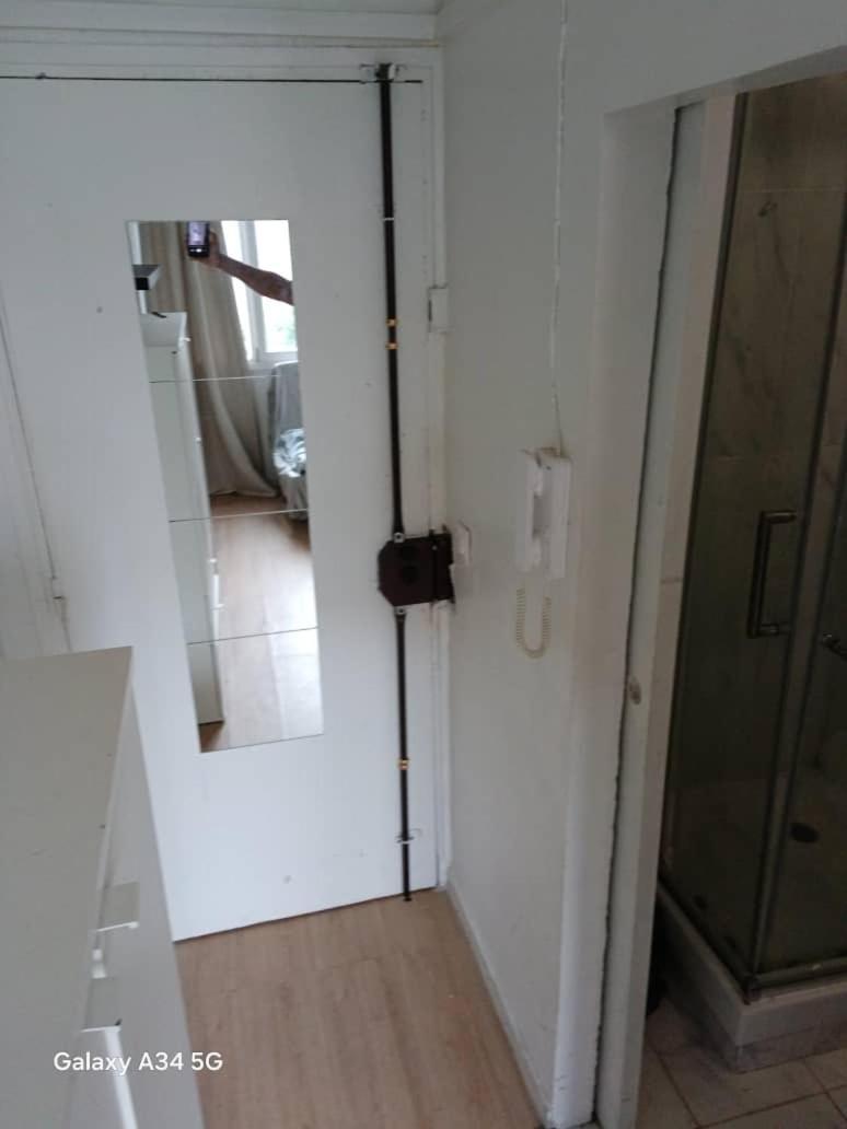 Studio - Pere Lachaise - Voltaire - Buttes-chaumont - 2 Pers Apartment