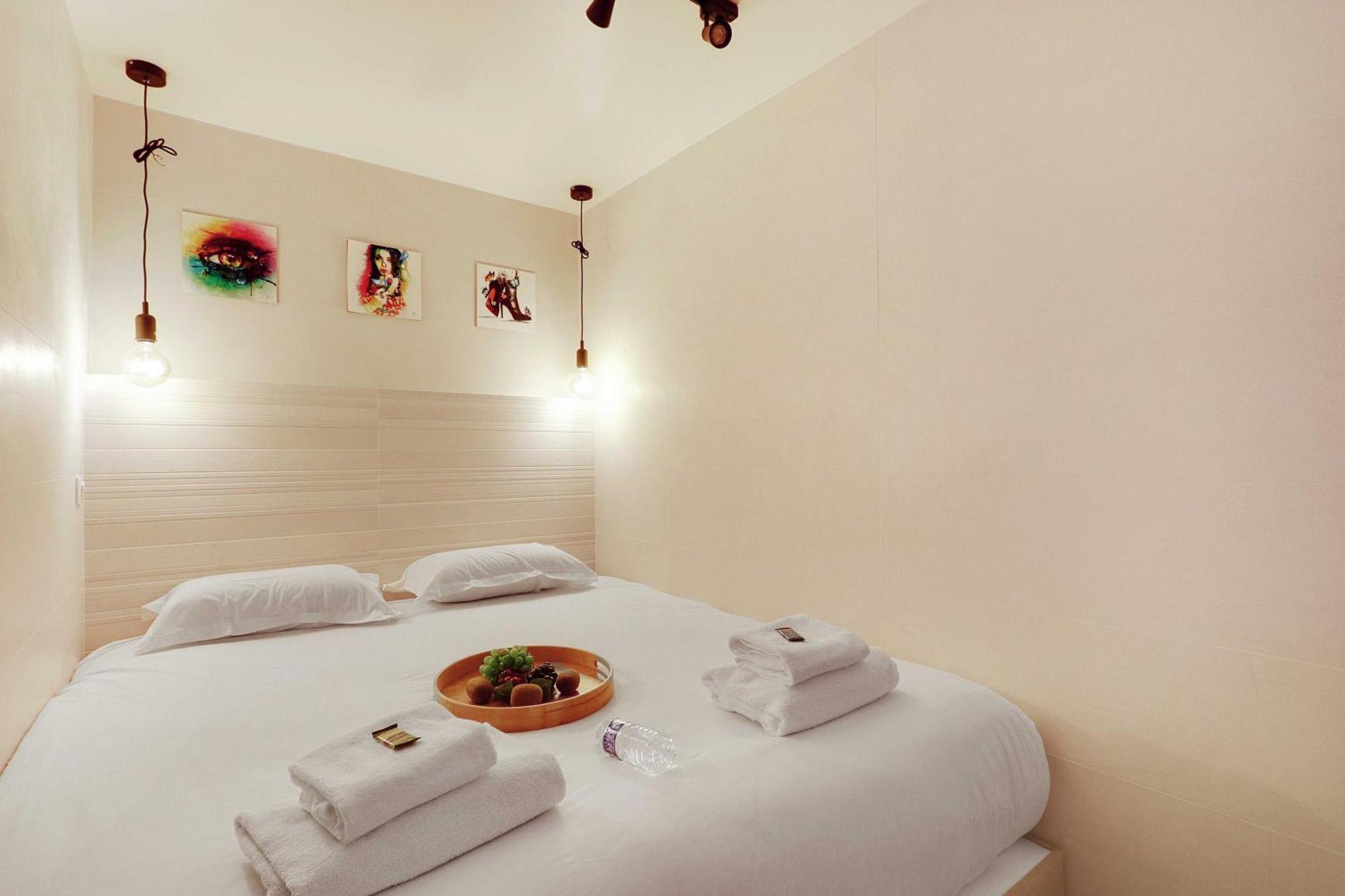 Intimate With Air Conditioner & Jacuzzi 2br 6p Montmartre Paris