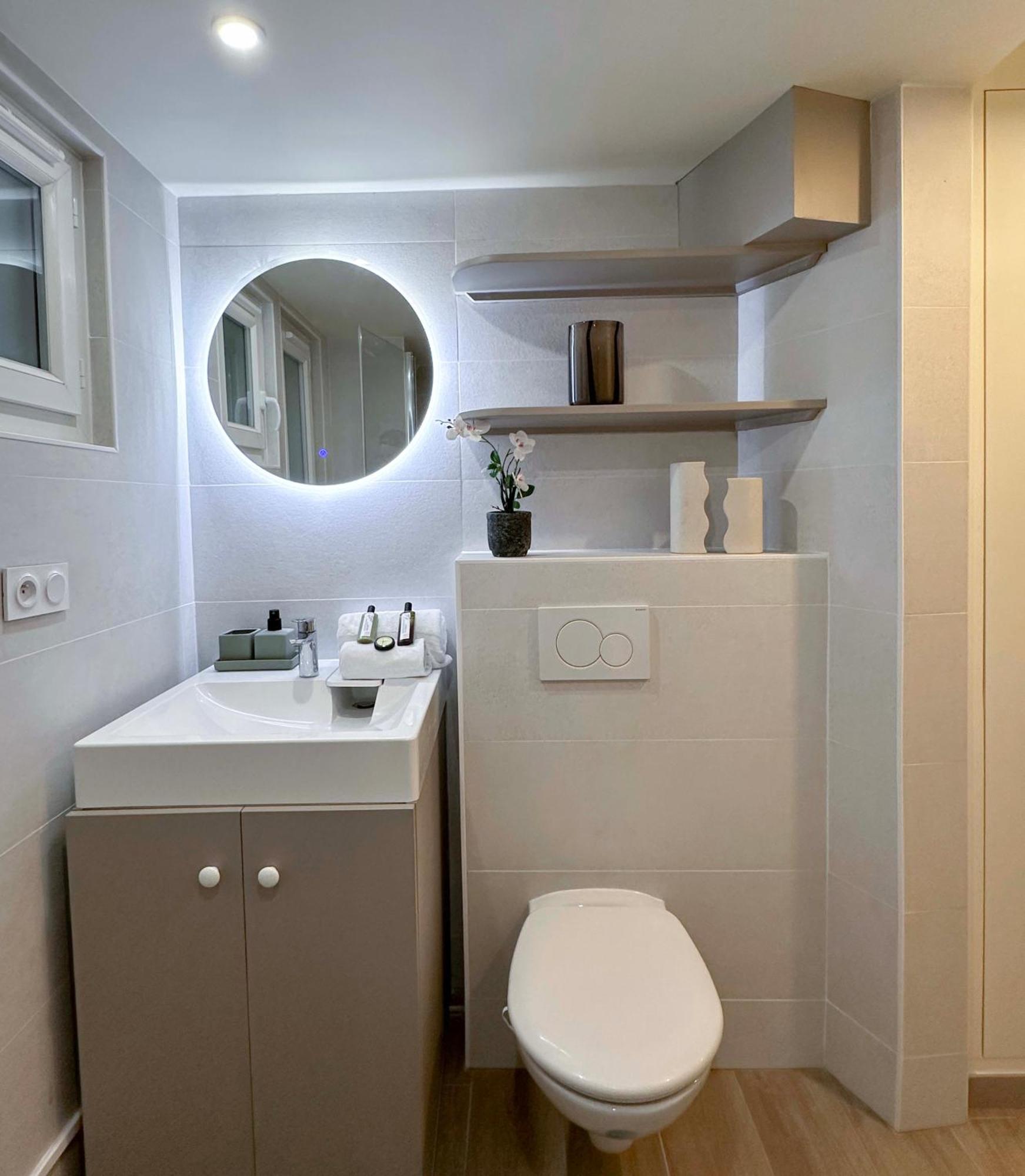Brand New Near La Madeleine ! Apartment
