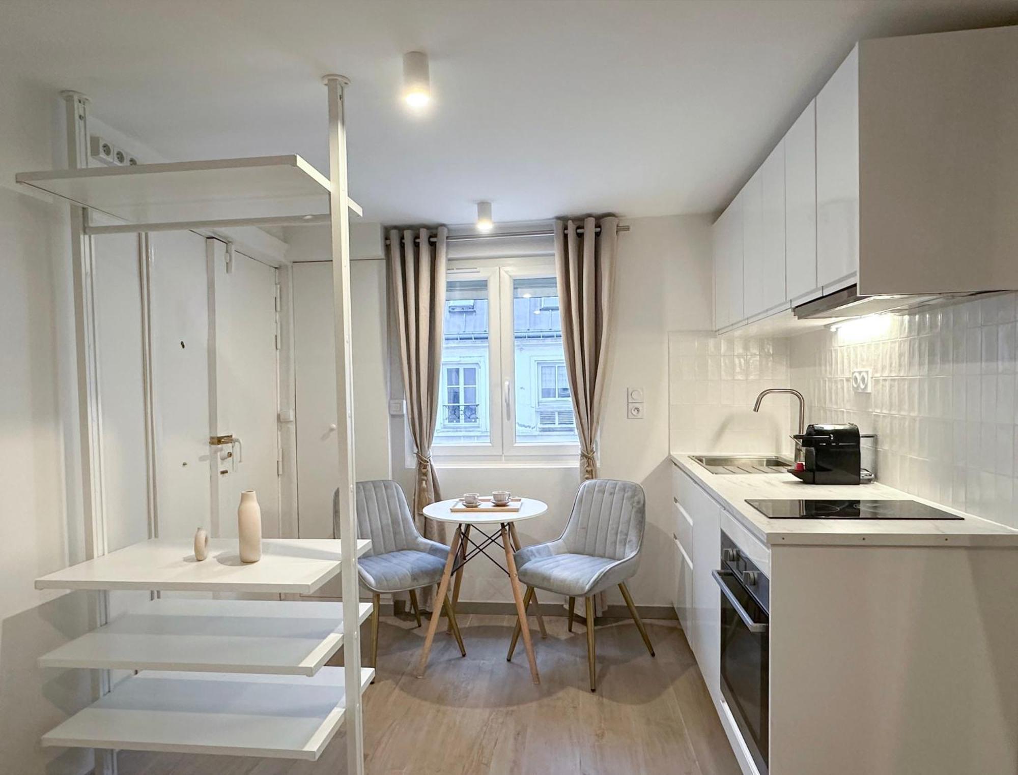 Brand New Near La Madeleine ! *