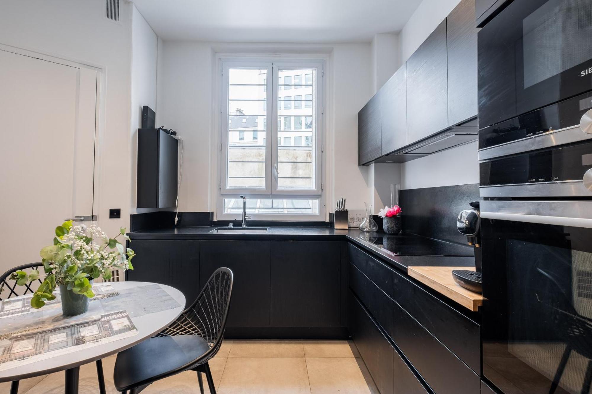 Veeve - Master Of Minimalism Apartment *