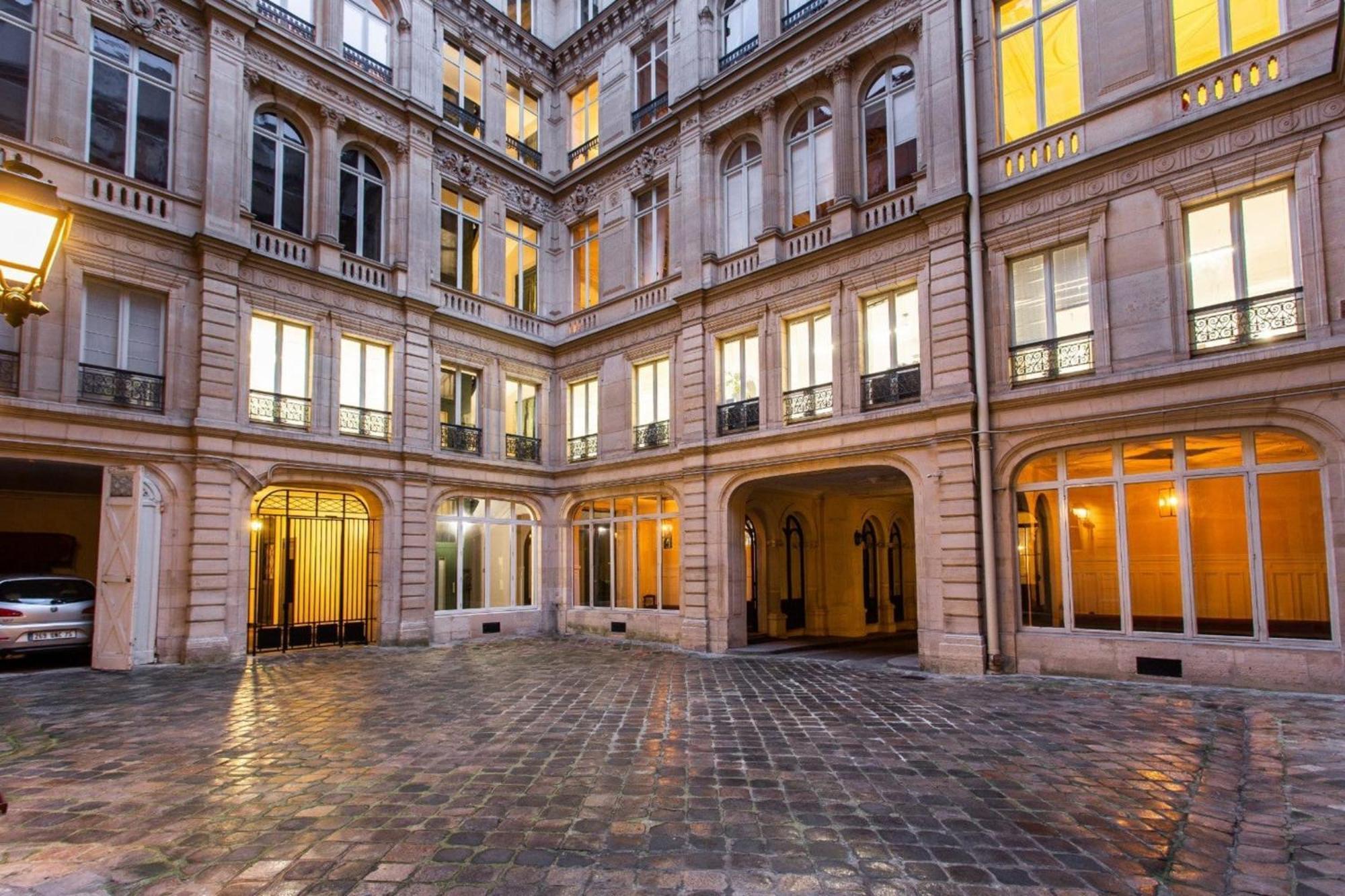 Concorde Proximity Breathtaking And Magical Apartment Paris