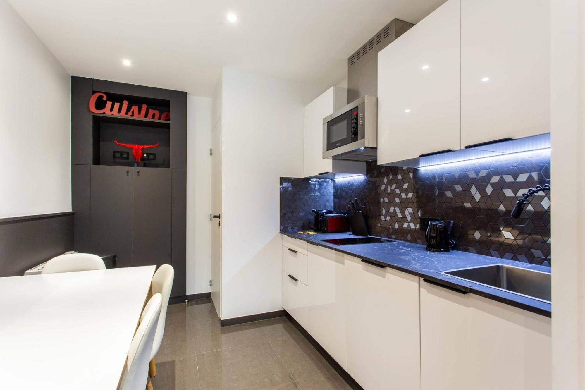 Magnificent - 2br-6p - Republique