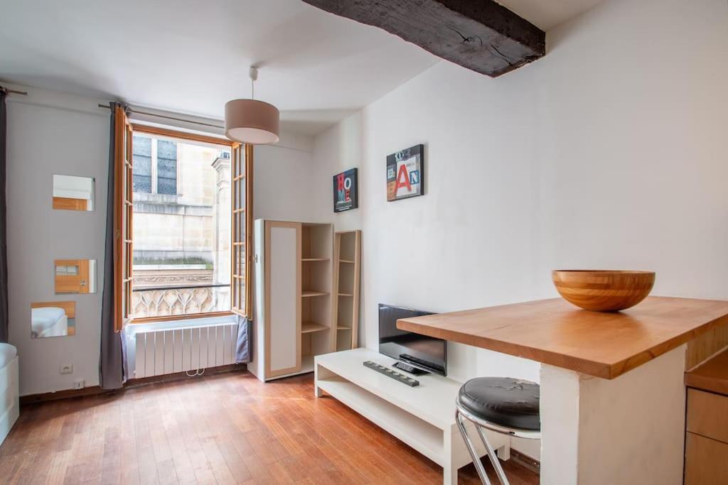 Spacieux Dans Le Beau Quartier Du Marais Appartement Paris