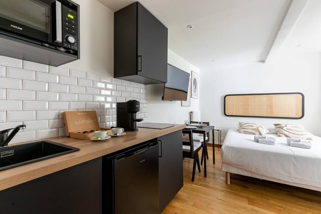 Apartment Montparnasse Rue De Rennes Charming 2p Paris