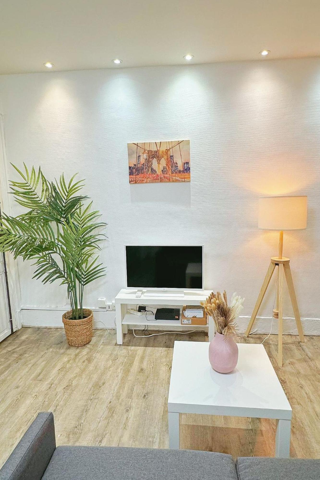 2 Minutes Metro Pasteur 15th Cosy Free Parking Appartement Paris
