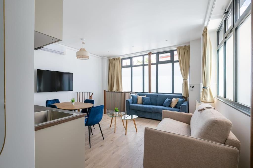 Apartment New Two Bedroom Two Bathroom Apartment Paris 15 Near Eiffel With Air Conditioning