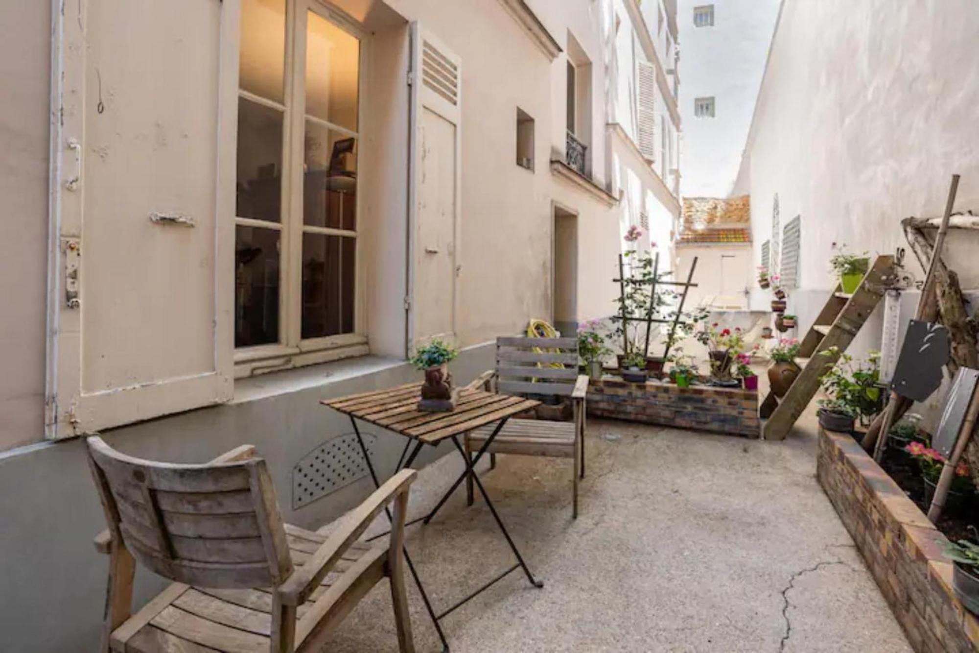 Vintage 2bd With Patio In Montmartre Apartment Paris