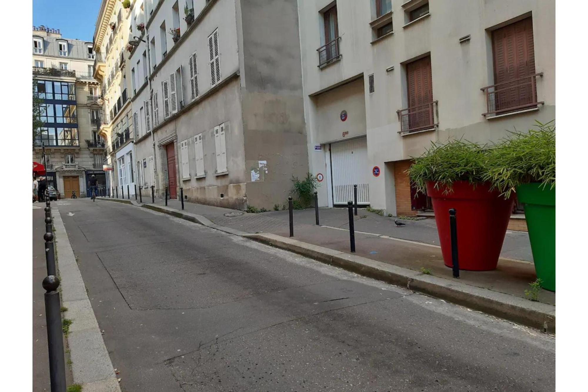 Vintage 2bd With Patio In Montmartre Appartement *