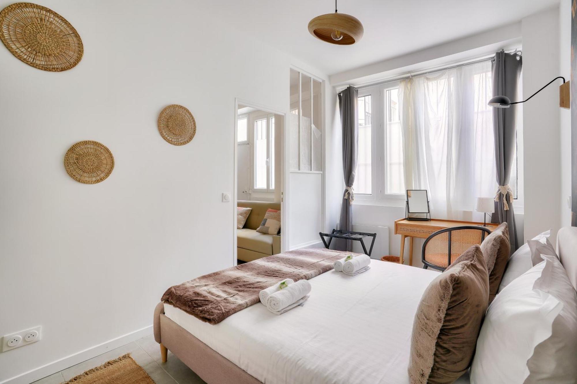 2 Bedrooms In The 15th District Paris