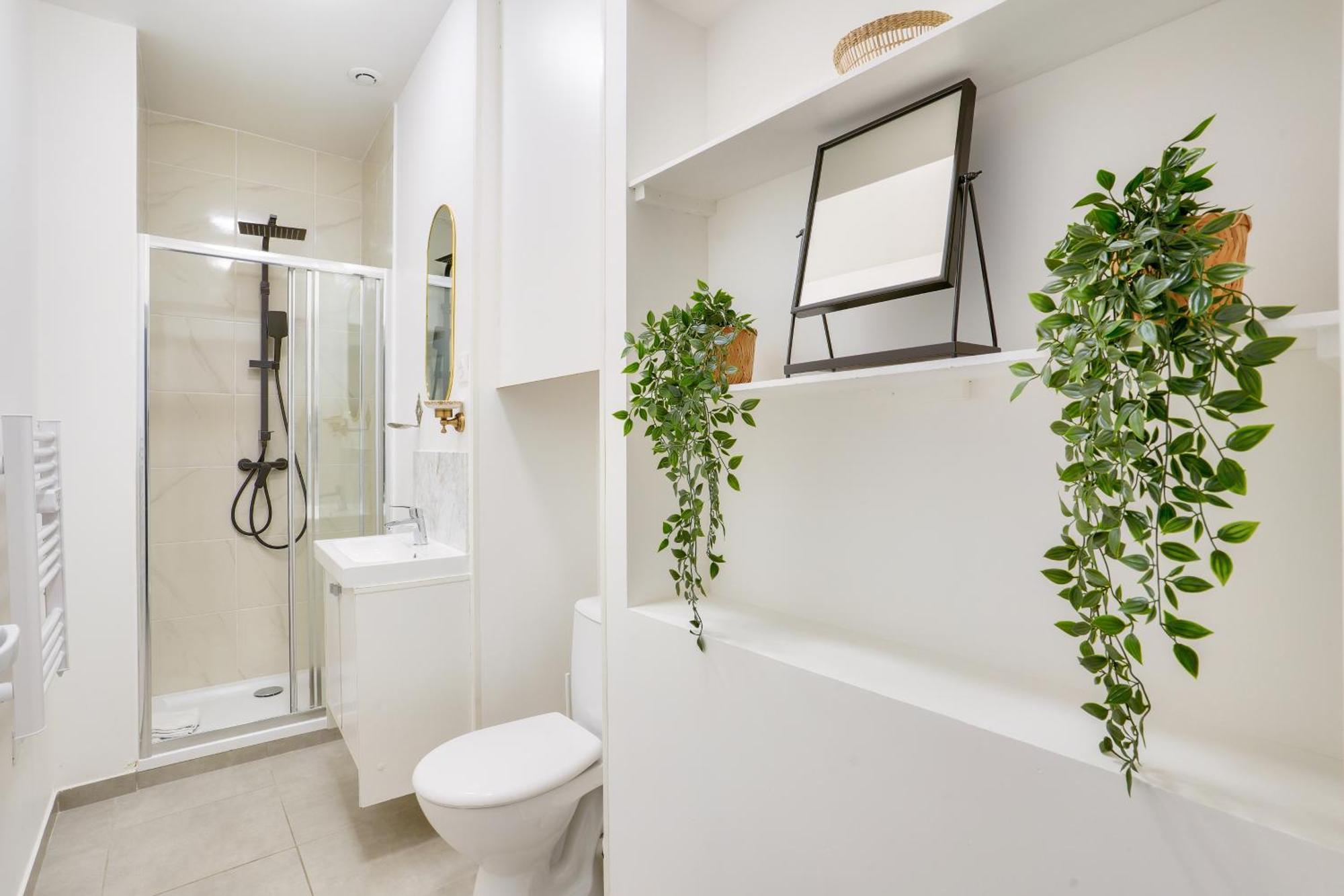 2 Bedrooms In The 15th District Appartement Paris