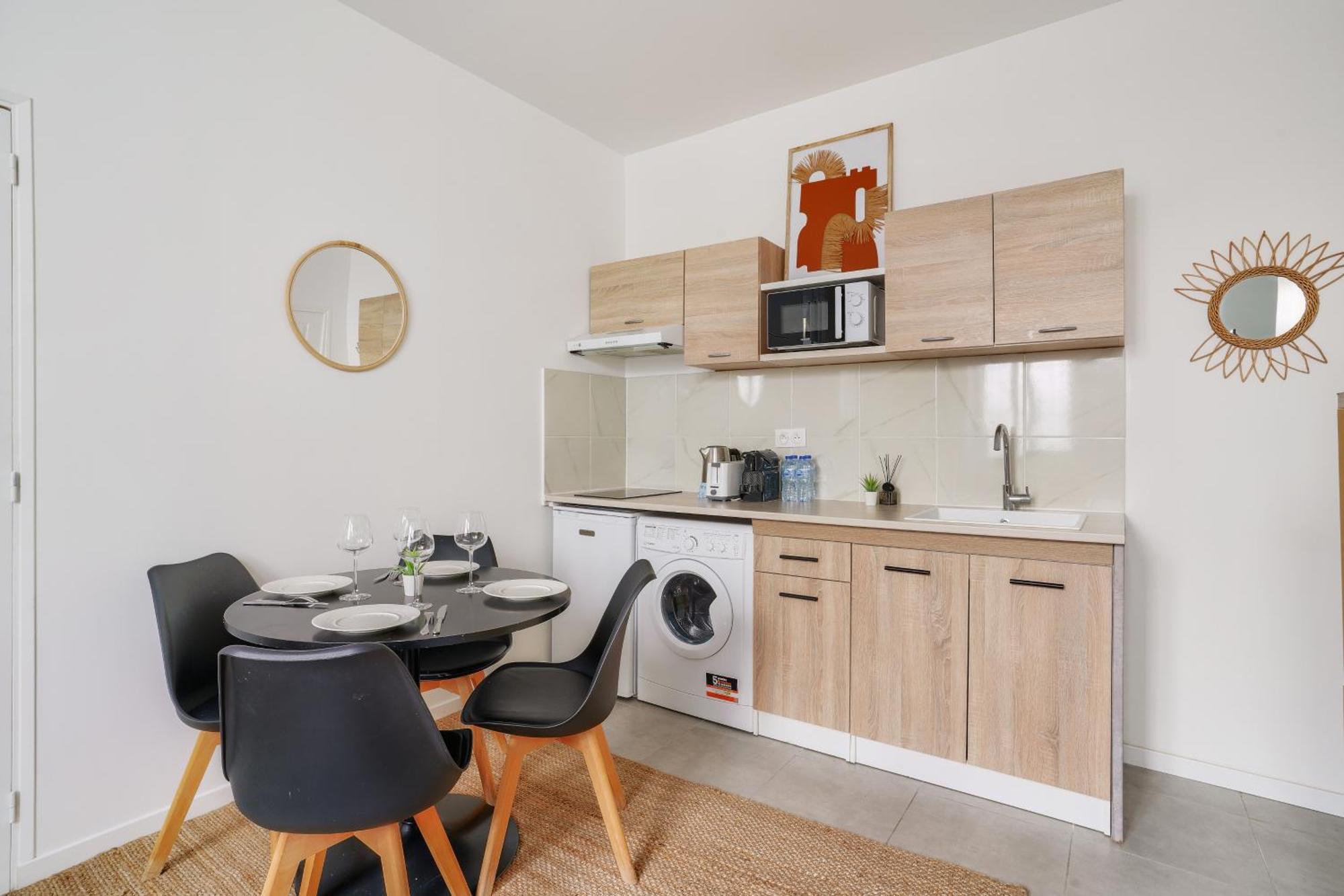 2 Bedrooms In The 15th District *