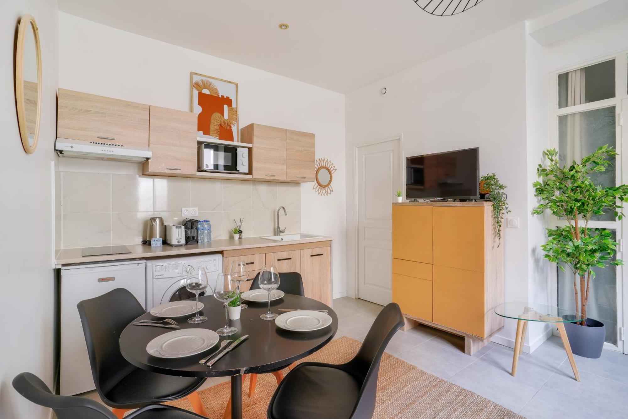 2 Bedrooms In The 15th District Appartement