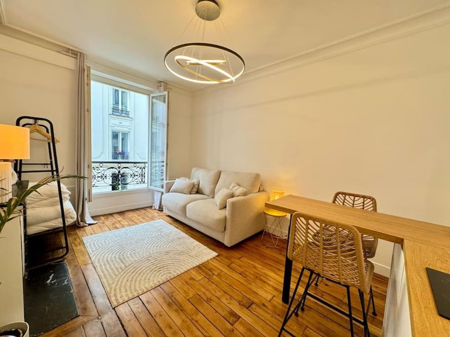 Nouveau Apartment Paris