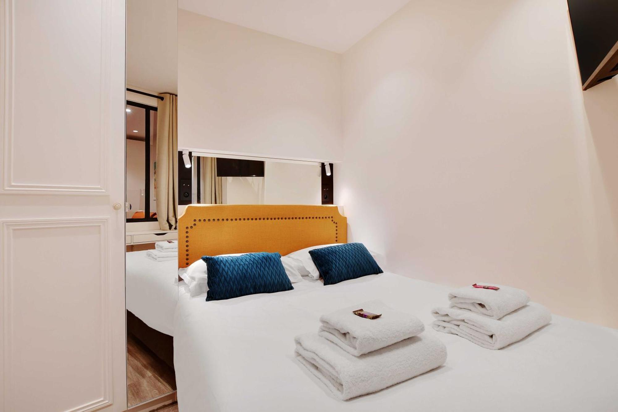 Modern - 2br-6p - Marais *