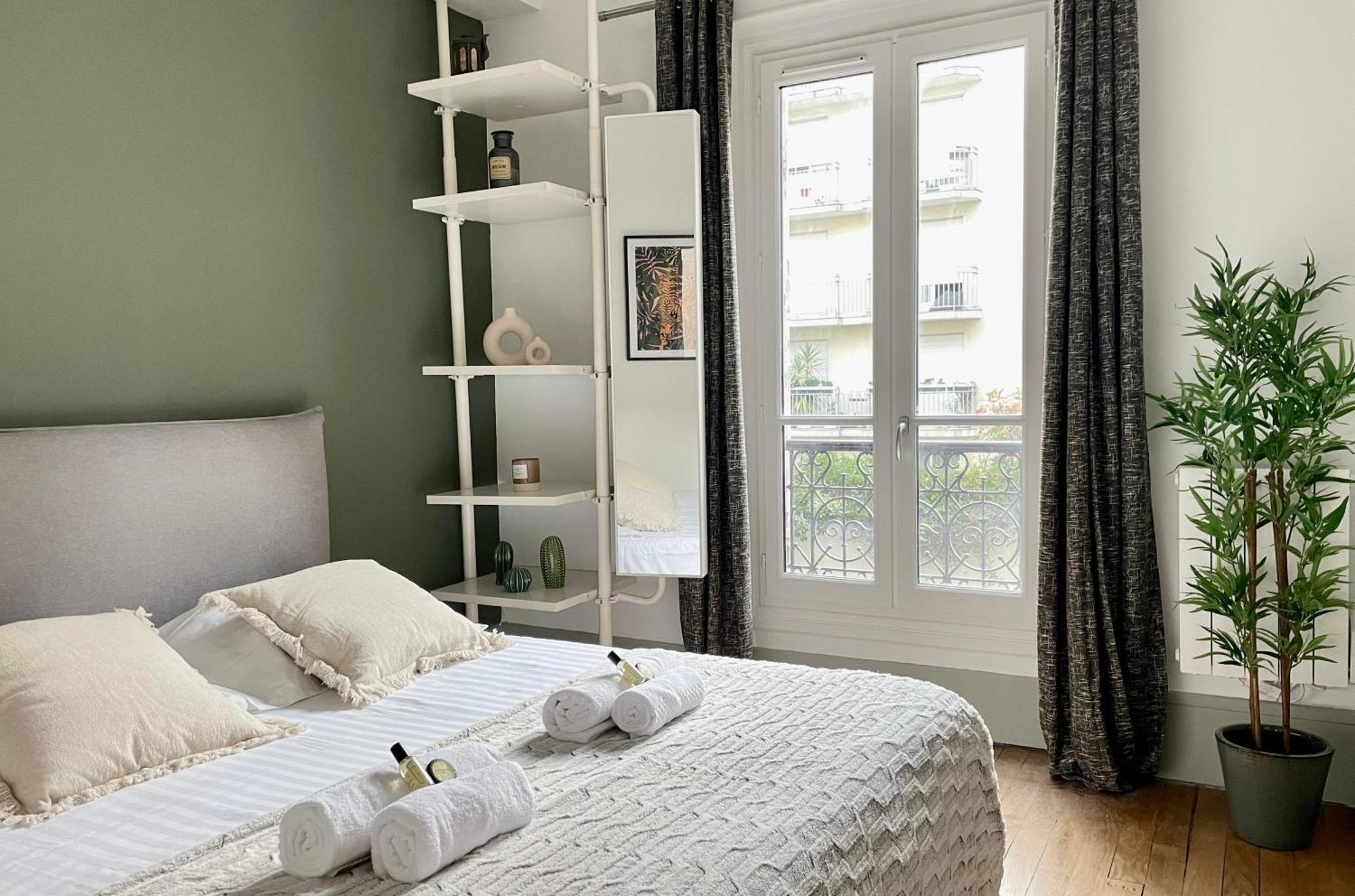 Eiffel Tower Stylish Retreat * Paris