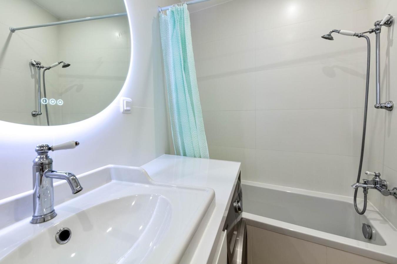 Apartment 16th 2 Bedrooms Near Eiffel Tower Renovated Balcony 2-4 Person *