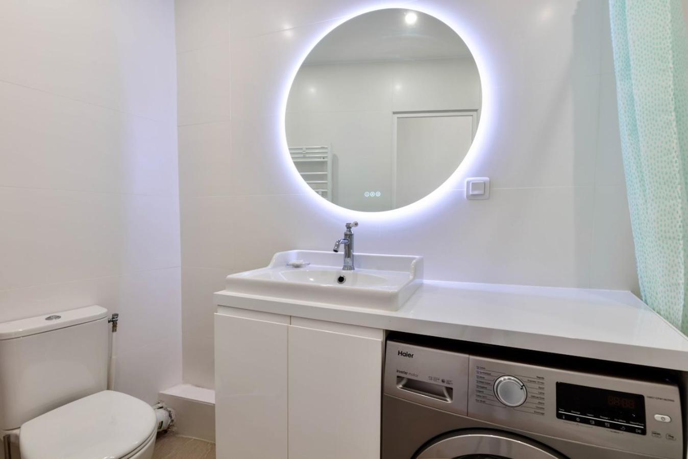 16th 2 Bedrooms Near Eiffel Tower Renovated Balcony 2-4 Person