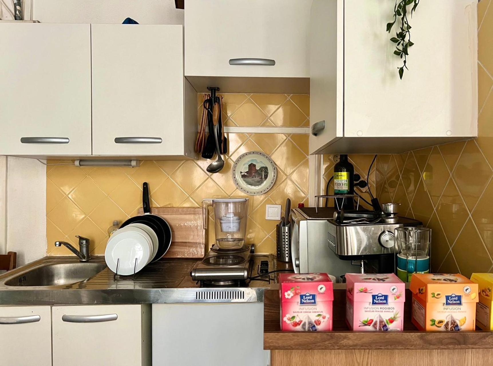 Apartment Art And Design Lover's Dream In *