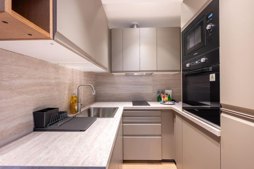 6 Pers #2 #2 Sdb #pere Lachaise #paris 20 Appartement