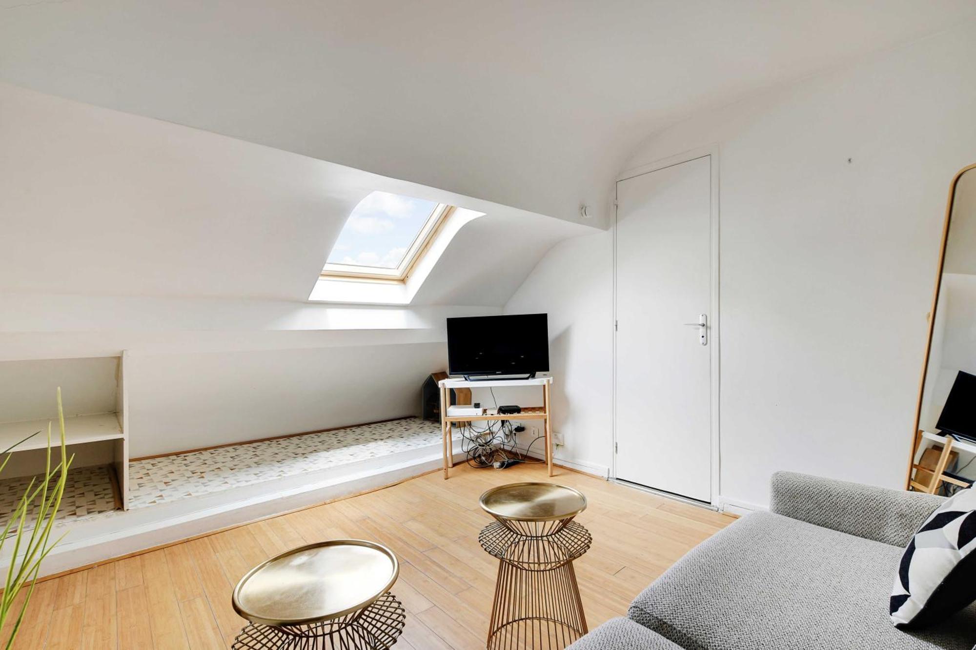 Apartment Charming Under Roof Bastille Paris